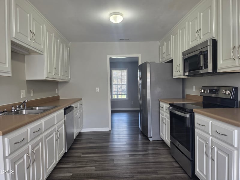306 Whitehall Ct, Clayton, NC 27520