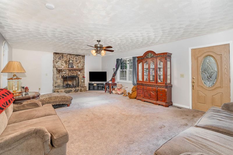 3069 Calloway Dr, Mebane, NC 27302
