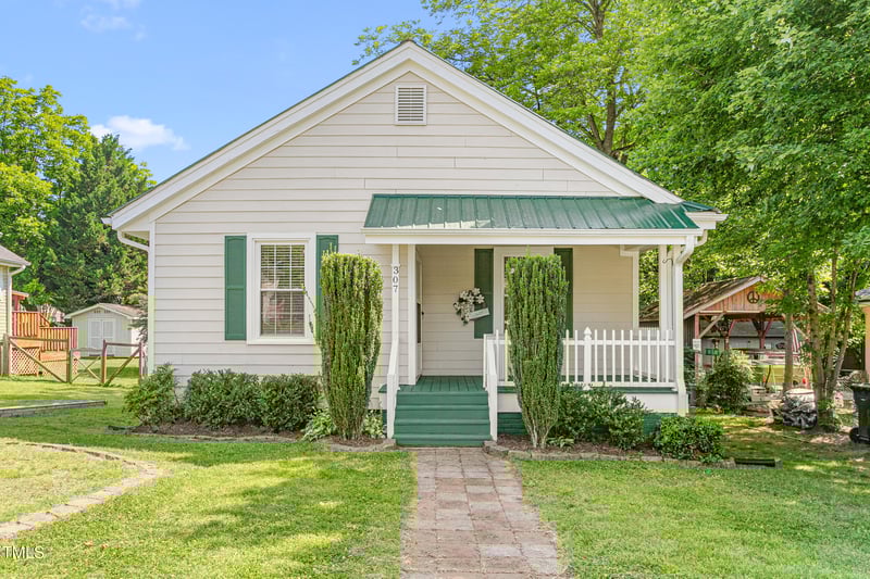307 Austin St, Mebane, NC 27302