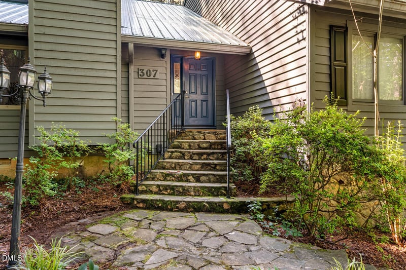 307 Azalea Dr, Chapel Hill, NC 27517