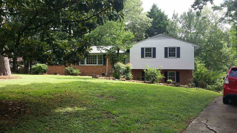 307 Birch Cir, Chapel Hill, NC 27514