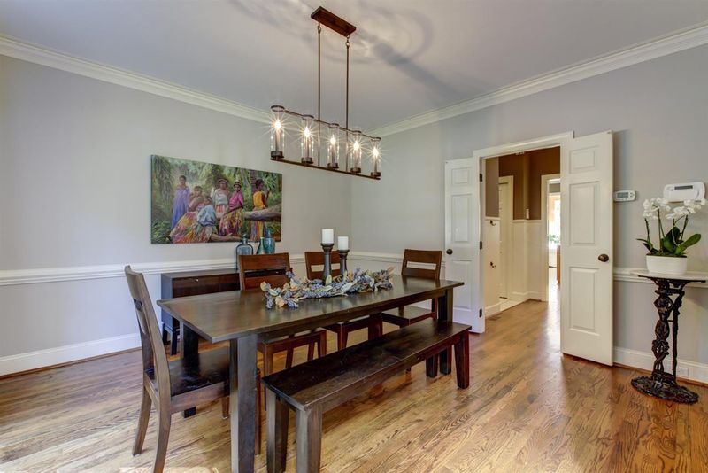 307 Bordeaux Ln, Cary, NC 27511