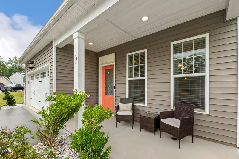 307 W Copenhaver Dr, Clayton, NC 27527