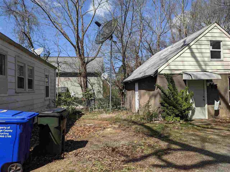 307 Crest Dr, Chapel Hill, NC 27516