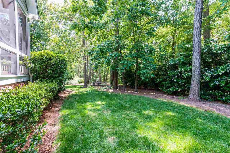 307 Devonhall Ln, Cary, NC 27518