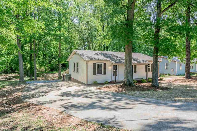 307 Durham St, Clayton, NC 27520