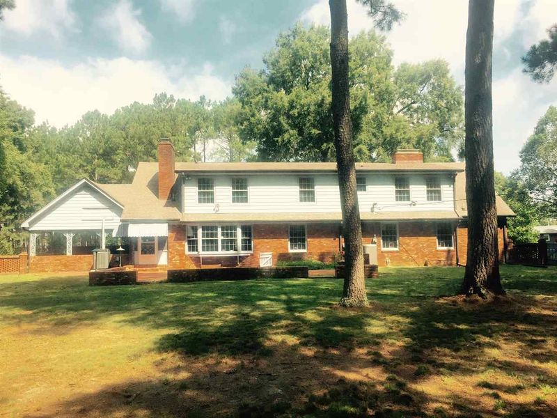 307 W Franklin St, Zebulon, NC 27597