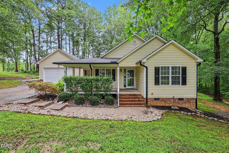 307 Gordon Farm Dr, Benson, NC 27504