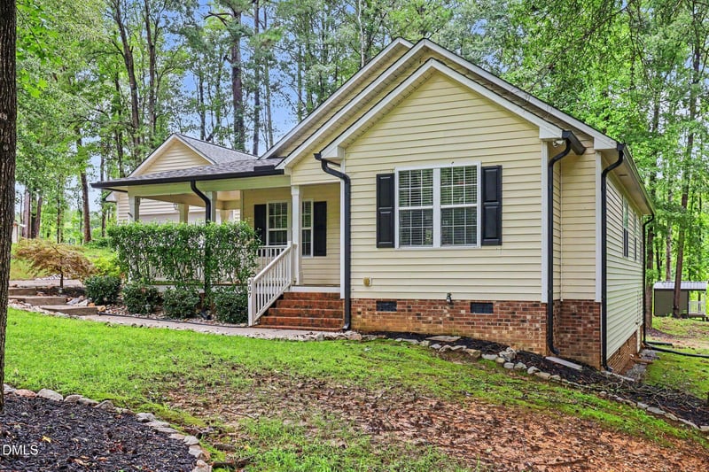 307 Gordon Farm Dr, Benson, NC 27504