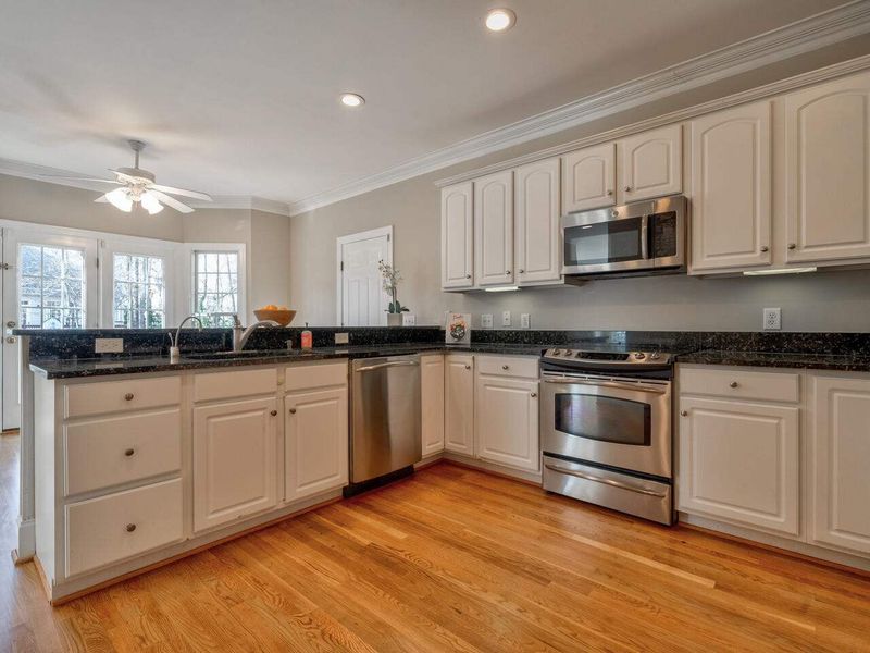 307 Great Smokey Mountain Dr, Mebane, NC 27302
