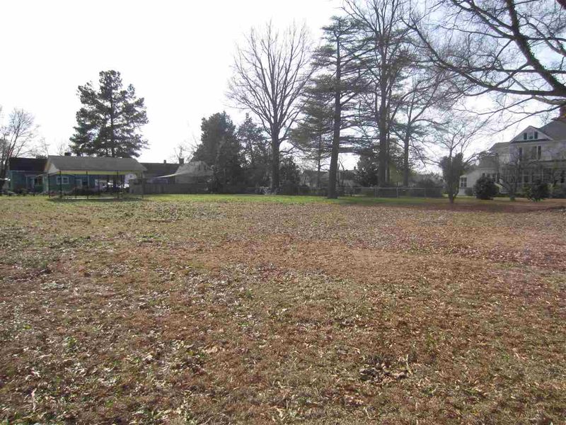 307 E H St, Erwin, NC 28339