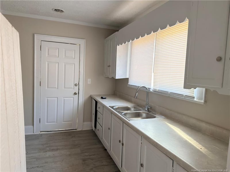 307 Hawthorne Dr, Fayetteville, NC 28301