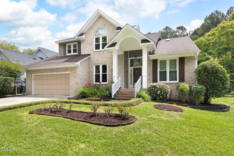 307 Helmsdale Dr, Chapel Hill, NC 27517