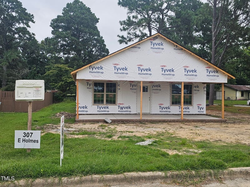 307 Holmes St, Benson, NC 27504