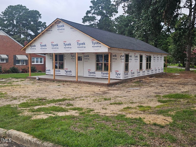 307 Holmes St, Benson, NC 27504