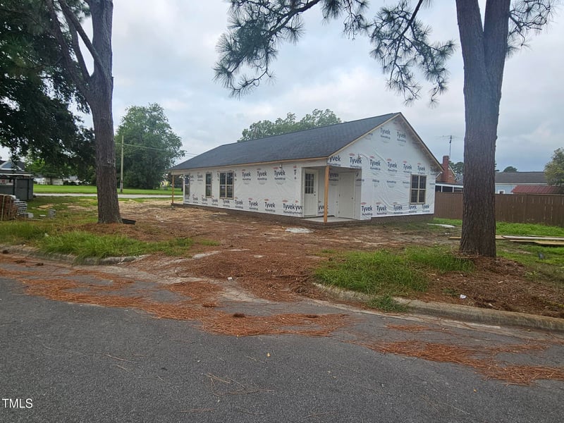 307 Holmes St, Benson, NC 27504