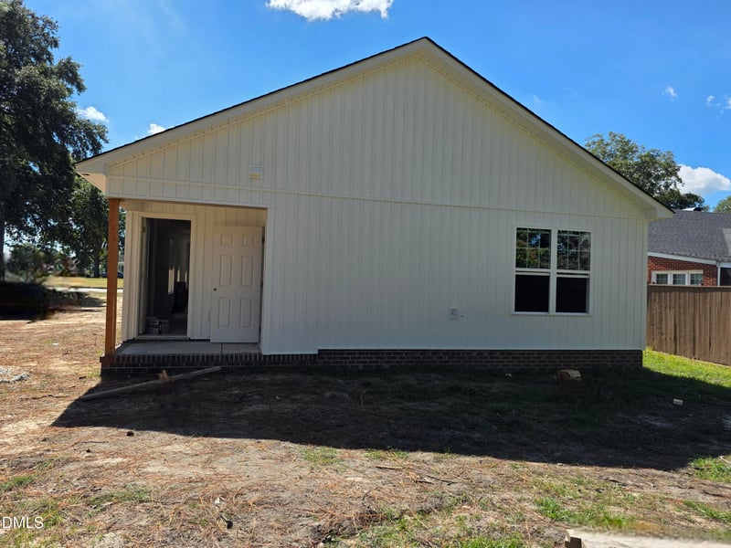 307 Holmes St, Benson, NC 27504
