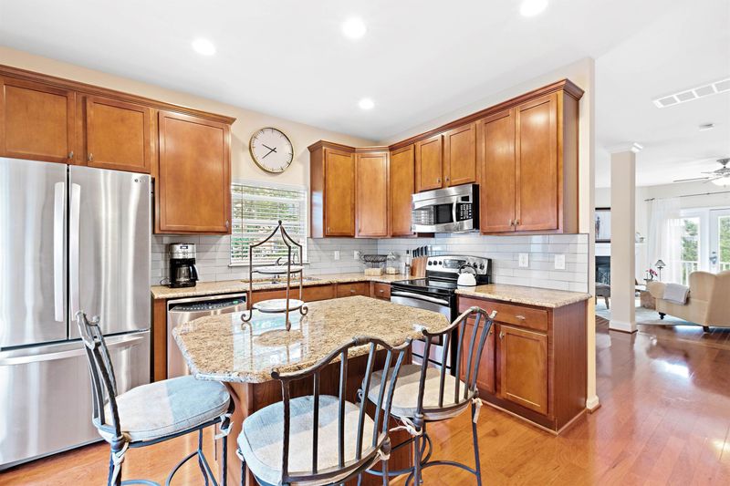 307 Kinellan Ln, Cary, NC 27519