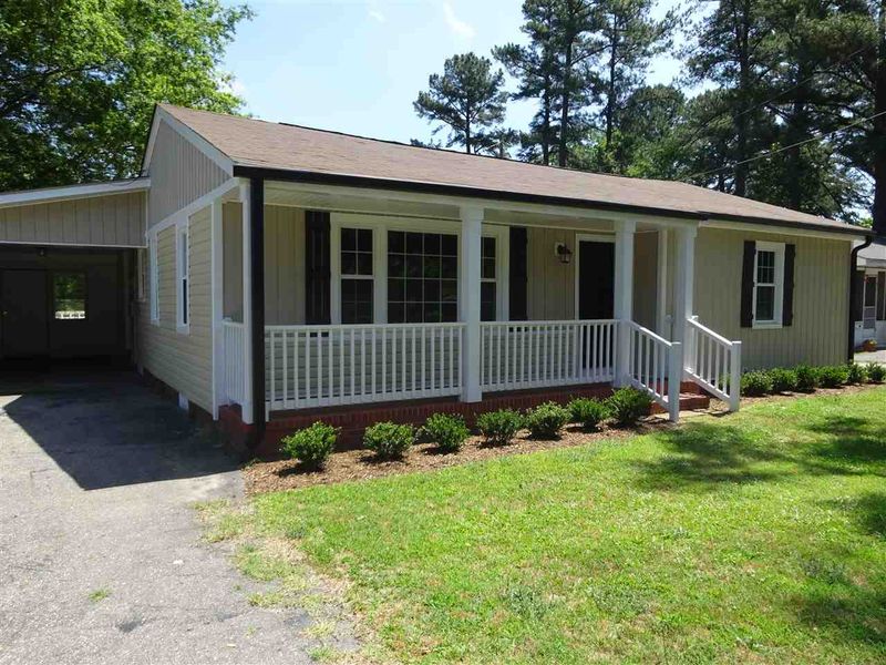 307 Lizzie St, Selma, NC 27576