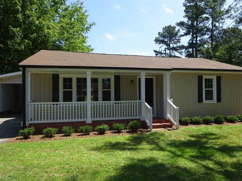 307 Lizzie St, Selma, NC 27576