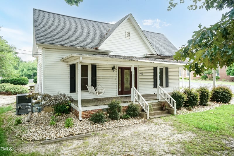 307 Main St, Youngsville, NC 27596