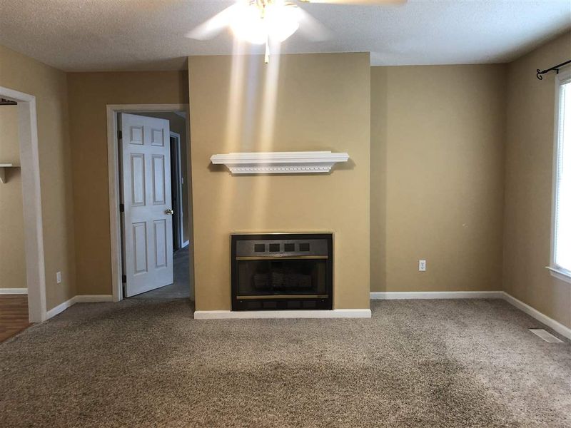 307 Poole Dr, Selma, NC 27576