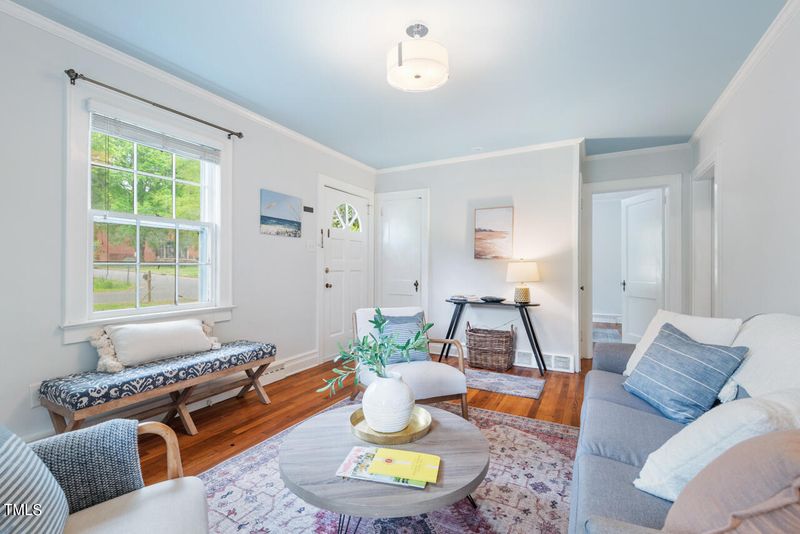 307 W Tryon St, Hillsborough, NC 27278