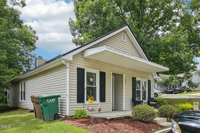 307 Wax Myrtle Ct, Cary, NC 27513