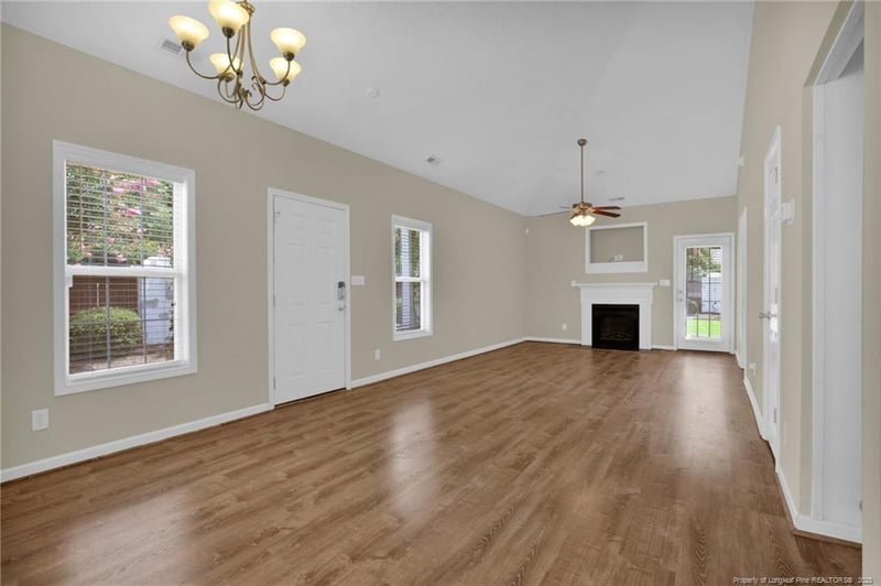 3072 Candlelight Dr, Fayetteville, NC 28311