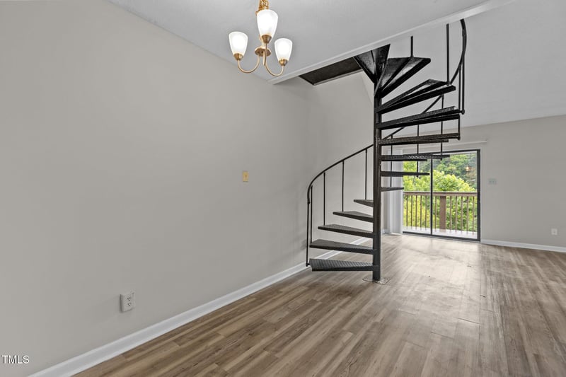 3077 Huntleigh Dr, Raleigh, NC 27604