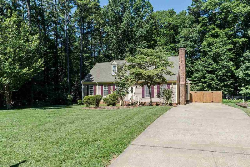 308 Bayoak Dr, Cary, NC 27513