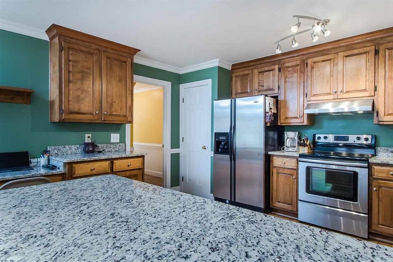 308 Bayoak Dr, Cary, NC 27513