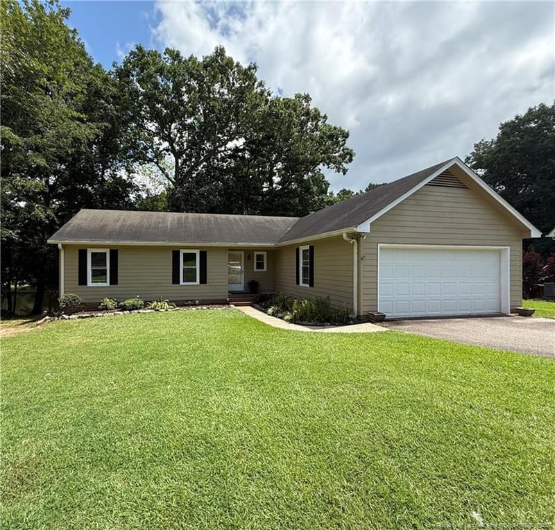 308 Brookfield Cir, Sanford, NC 27330