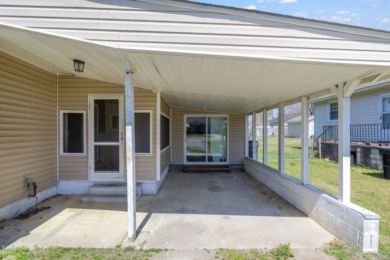 308 W C St, Erwin, NC 28339