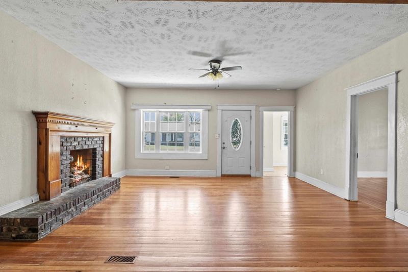 308 W C St, Erwin, NC 28339