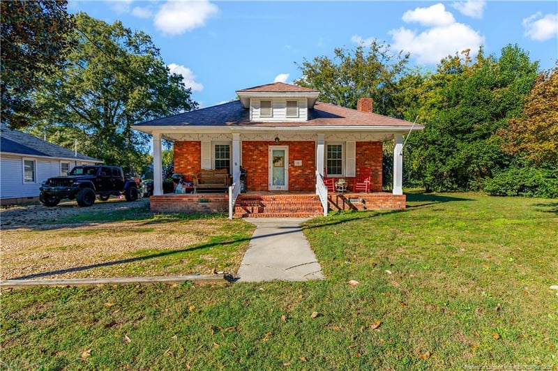 308 D St, Erwin, NC 28339