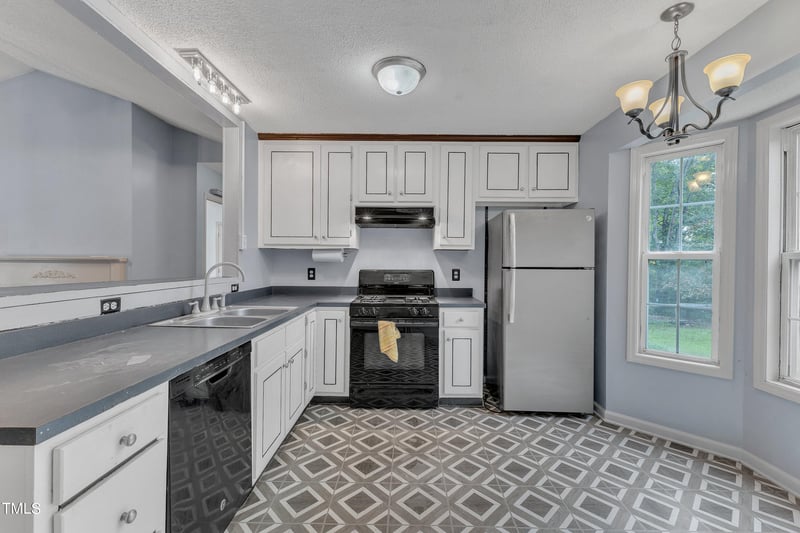 308 Deep Creek Dr, Clayton, NC 27520
