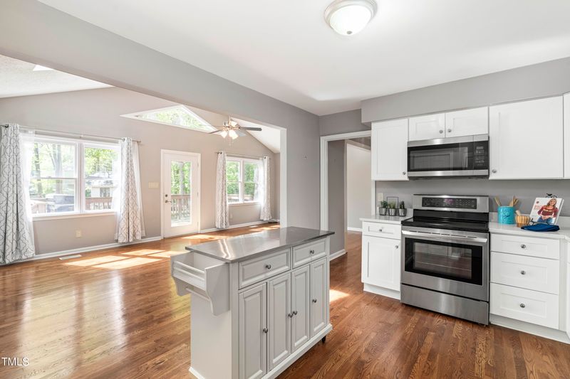 308 Dunhagan Pl, Cary, NC 27511