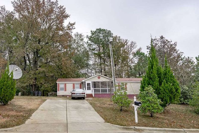 308 Earnie Ln, Holly Springs, NC 27540