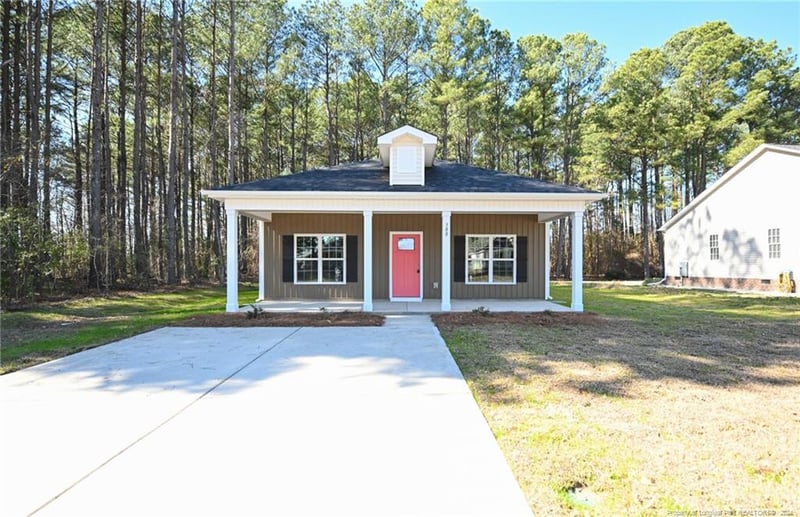 308 S Eastwood Dr, Benson, NC 27504