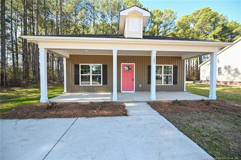 308 S Eastwood Dr, Benson, NC 27504
