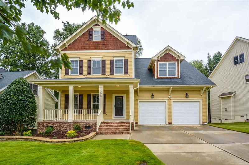 308 Edgepine Dr, Holly Springs, NC 27540