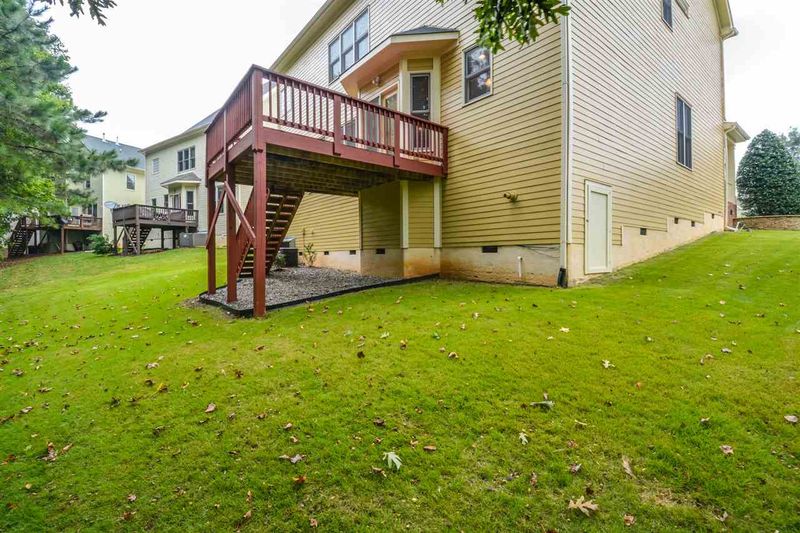 308 Edgepine Dr, Holly Springs, NC 27540