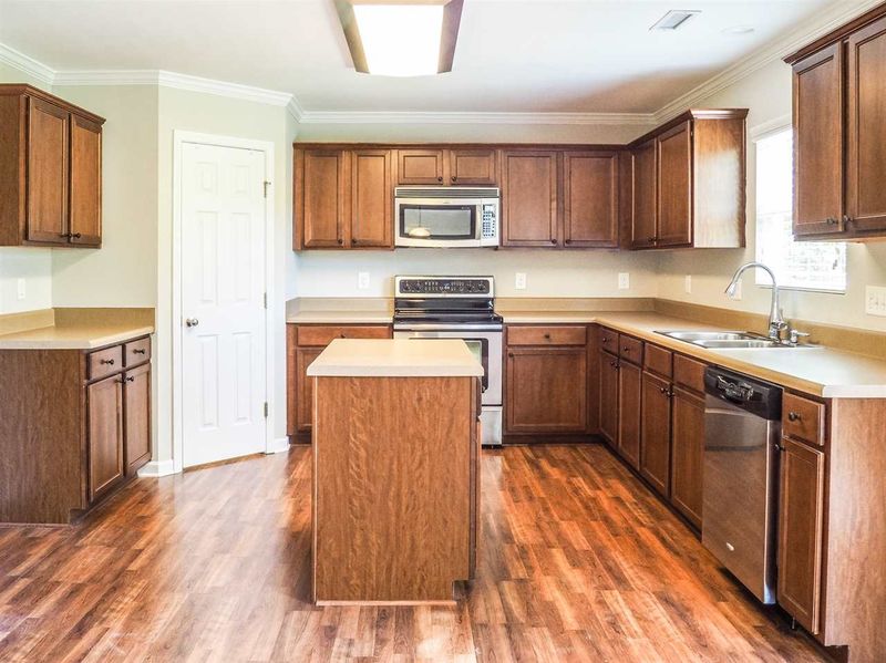 308 Farrington Dr, Clayton, NC 27520