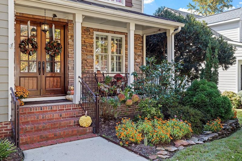 308 Flatrock Ln, Holly Springs, NC 27540