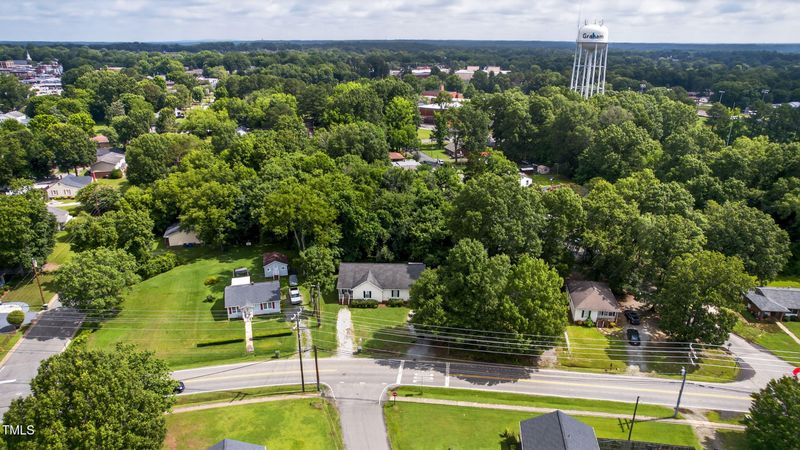 308 E Gilbreath St, Graham, NC 27253