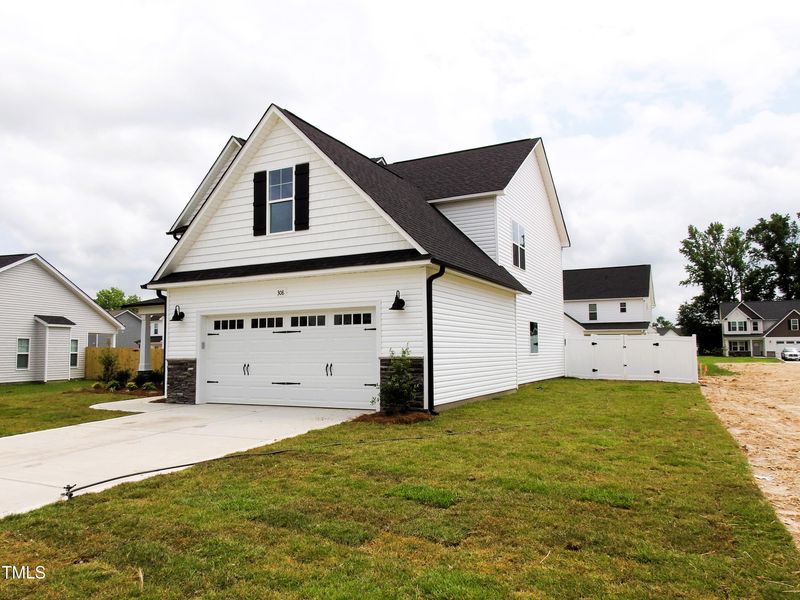 308 Glee St, Hope Mills, NC 28348