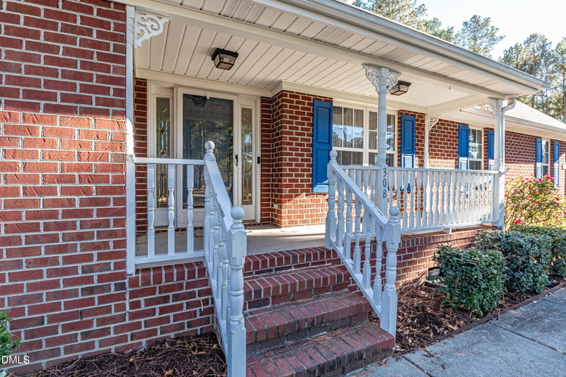 308 Hunters Creek Dr, Goldsboro, NC 27534