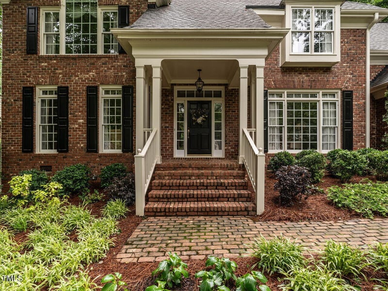 308 Lochside Dr, Cary, NC 27518