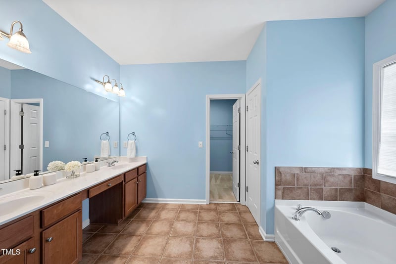 308 Minton Valley Ln, Cary, NC 27519